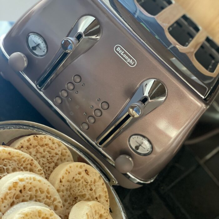 IMG_0010-1 Toaster with 2 or 4 piece selection